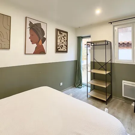 Louerangouleme - Ideal Couples & Pro - Patio Exterieur- Proche Centre Et Gare - Promenade Au Bord De La Charente - Parking A Proximite - Wifi Tres Debit - Equipement Premium -netflix דירה אנגולם